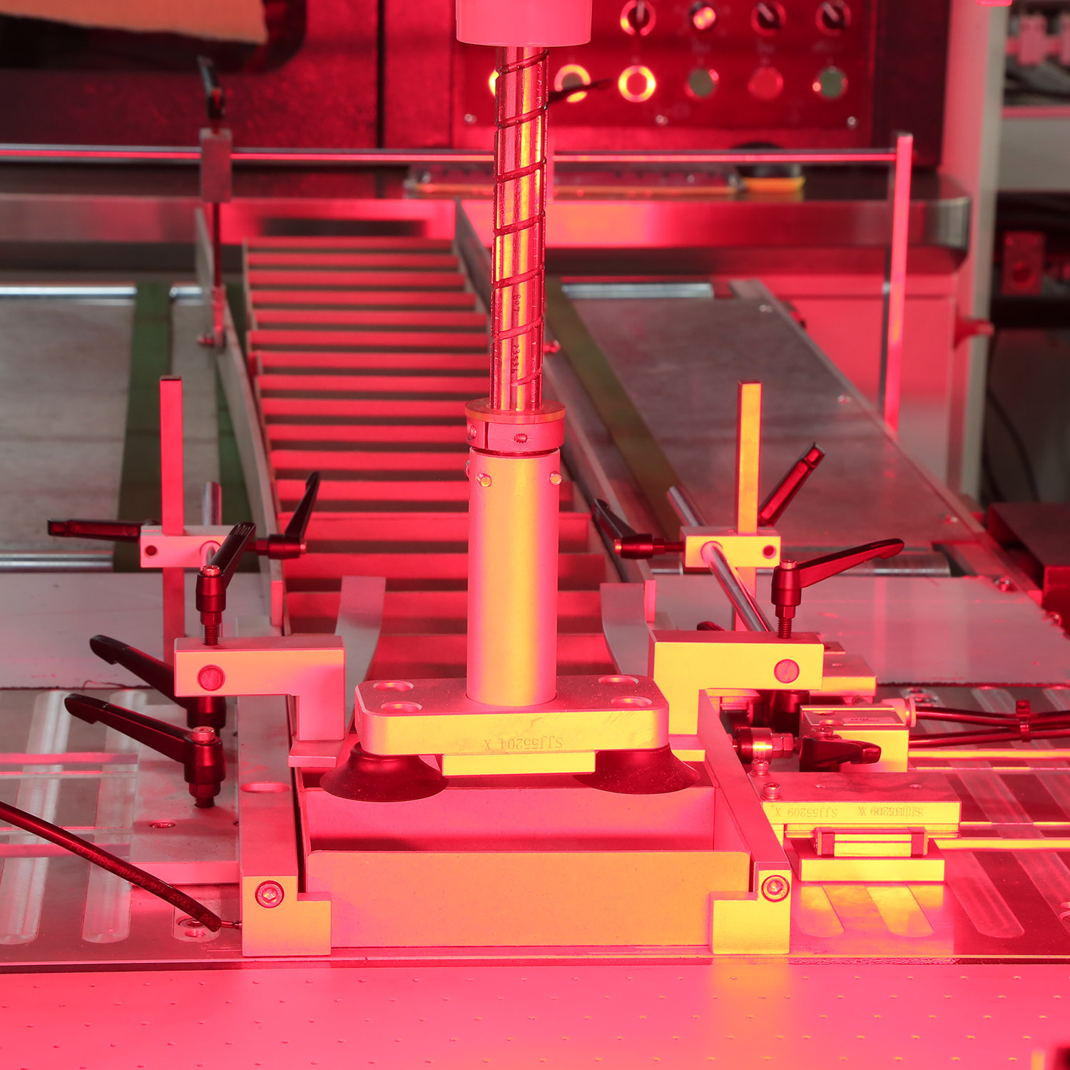 Machine rigide multifonctionnelle automatique de fabrication de cartons pour la boîte latérale inclinée